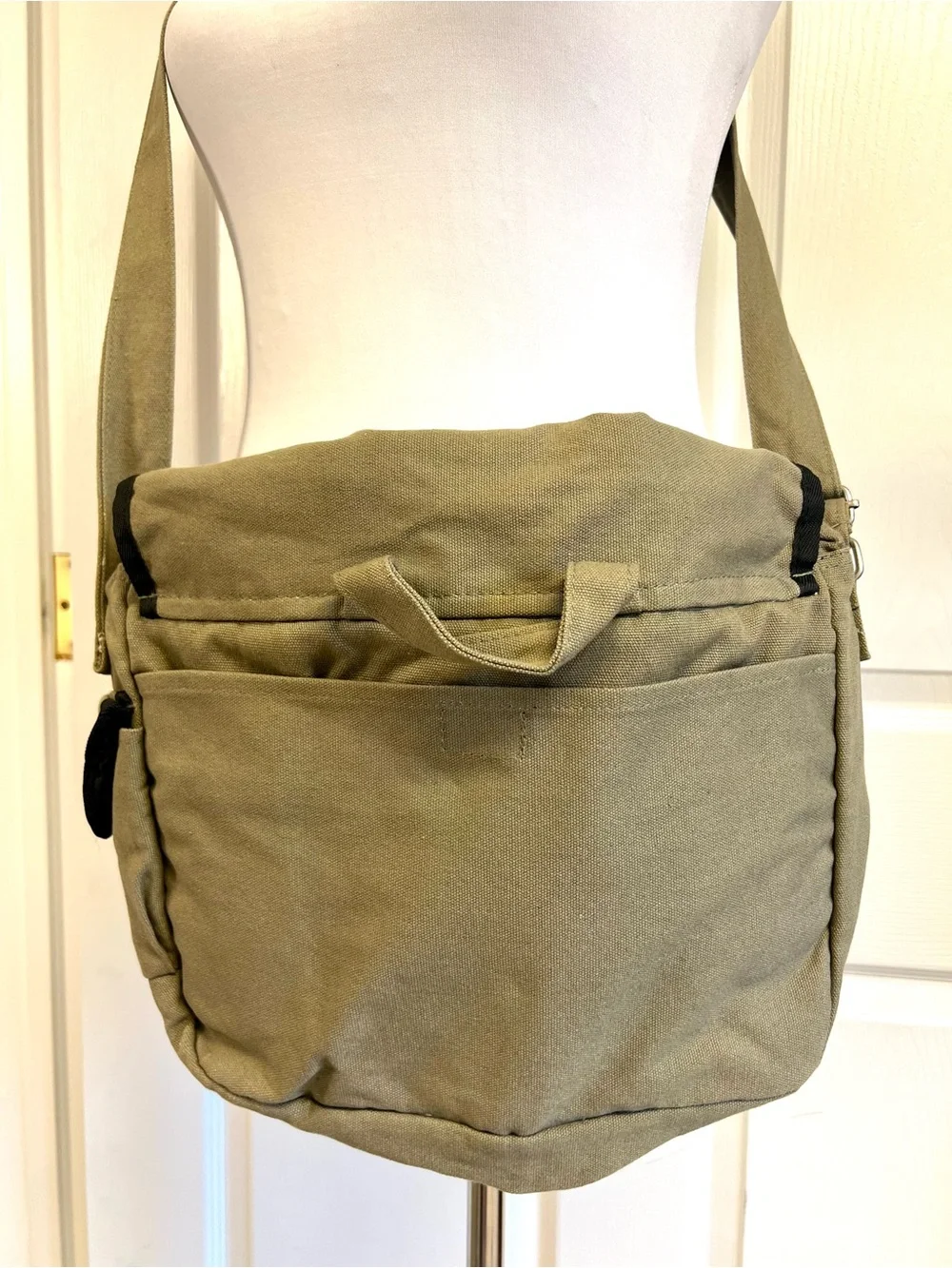 Vintage Sierra Club Khaki Canvas Messenger Shoulder Bag Leather Buckle Utility